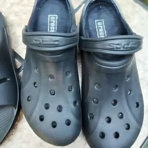 OOFOS & Lined Crocs Men\'s 11 / 12 Sandals Shoes Black Slides 75354a5ed7346c2a7d817af10e6bfb  main image 4